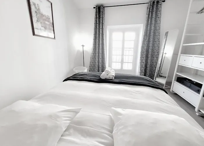Enjoy Old Town Side Nice-modern Apt-loft With Ac Apartment