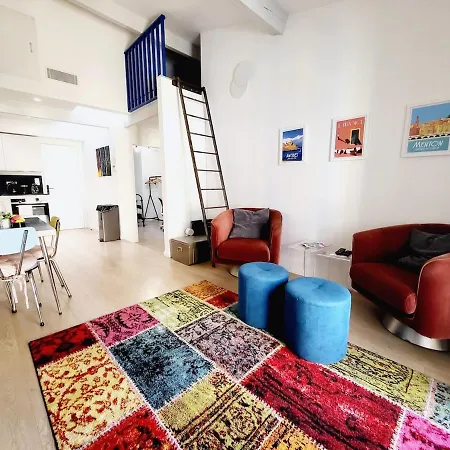 Enjoy Old Town Side Nice-modern Apt-loft With Ac