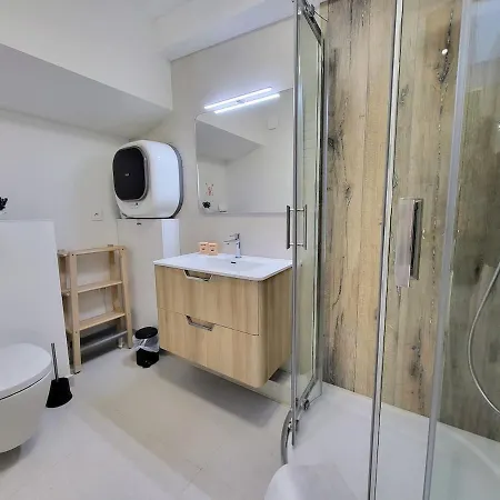 Aux Portes Du Vieux-Nice - 2Chambres / 4 Personnes - Central & A/C アパート ニース