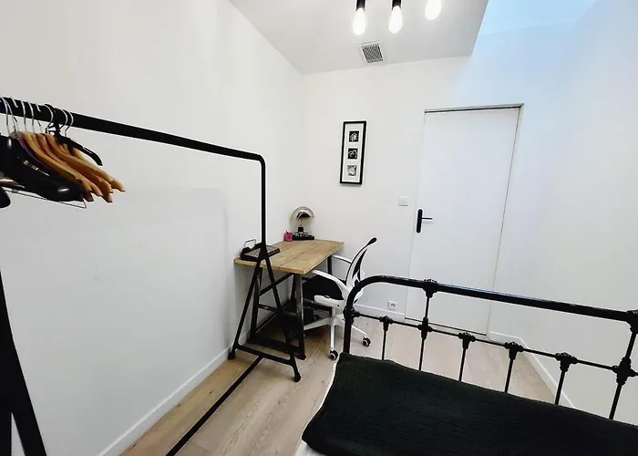 Enjoy Old Town Side Nice-modern Apt-loft With Ac Nice